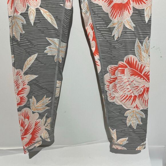 Aerie Chill Play Move Pink Grey Floral Leggings Size Medium - Picture 3 of 10
